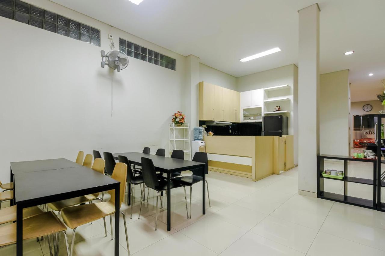 Reddoorz Near Samarinda Central Plaza Екстер'єр фото