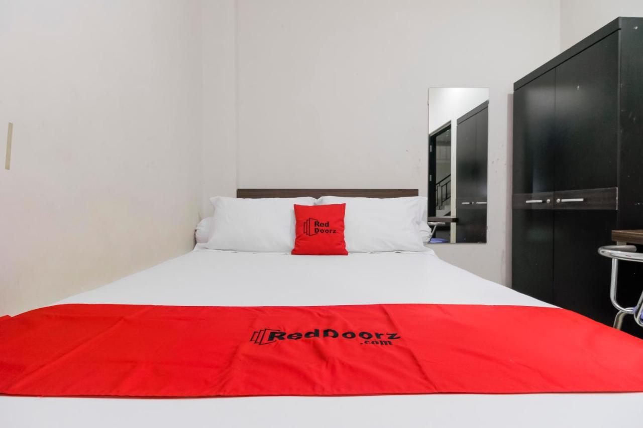 Reddoorz Near Samarinda Central Plaza Екстер'єр фото